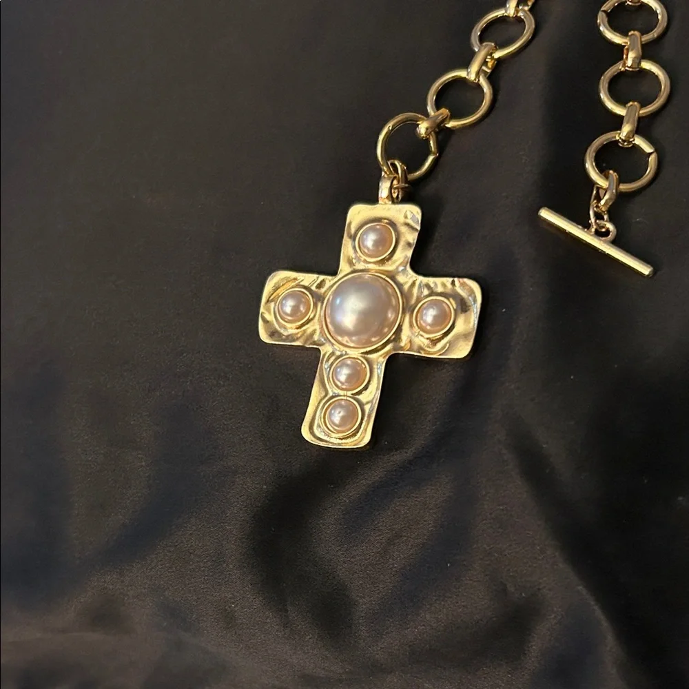 Elegant Gold and Pearl Cross Necklace NWT - Picture 8 of 8